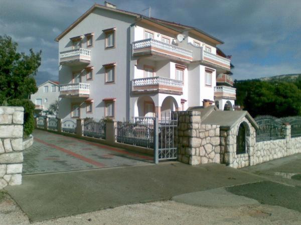 Apartmani Ruzarija راب المظهر الخارجي الصورة