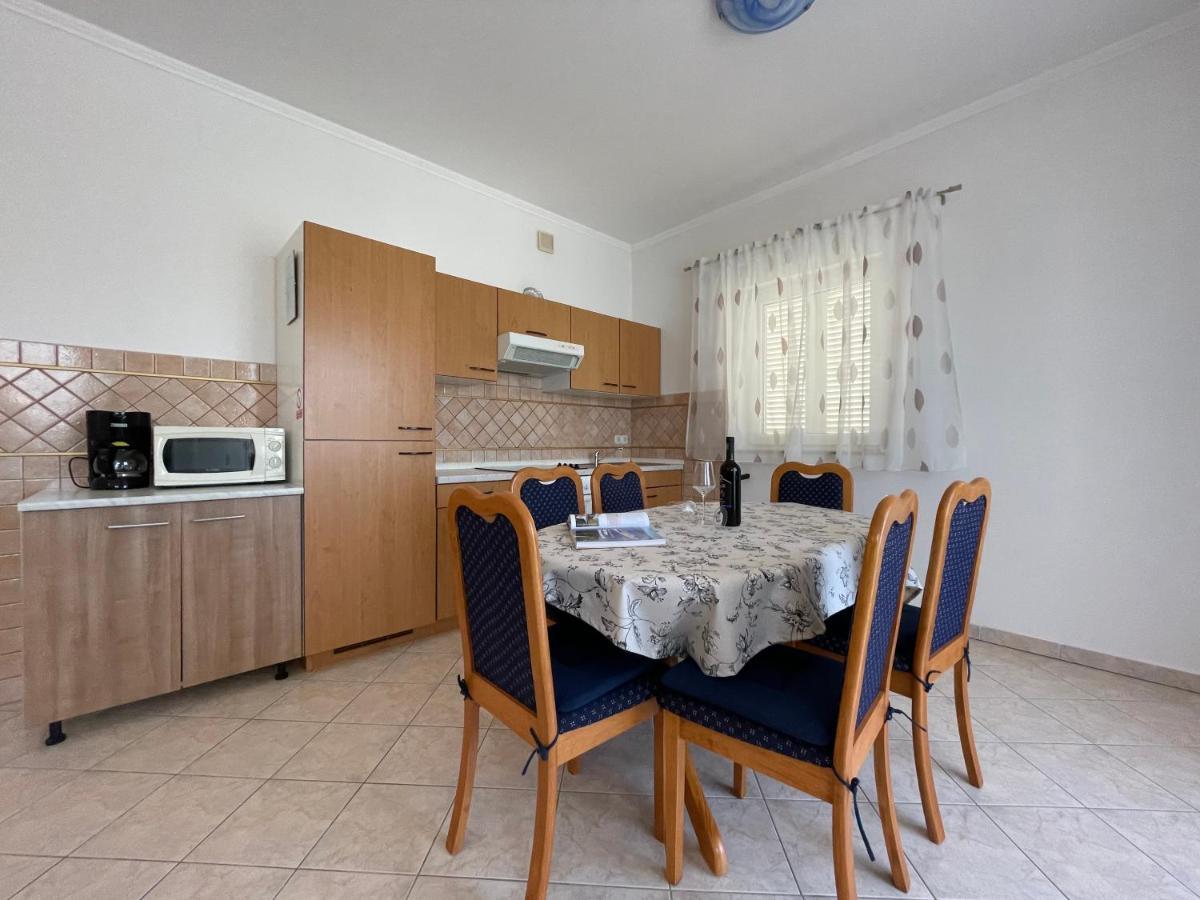 Apartmani Ruzarija راب المظهر الخارجي الصورة