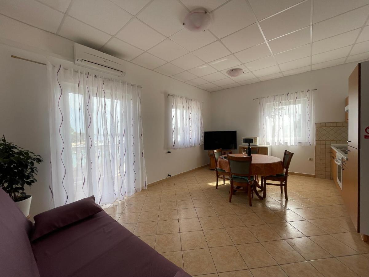 Apartmani Ruzarija راب المظهر الخارجي الصورة