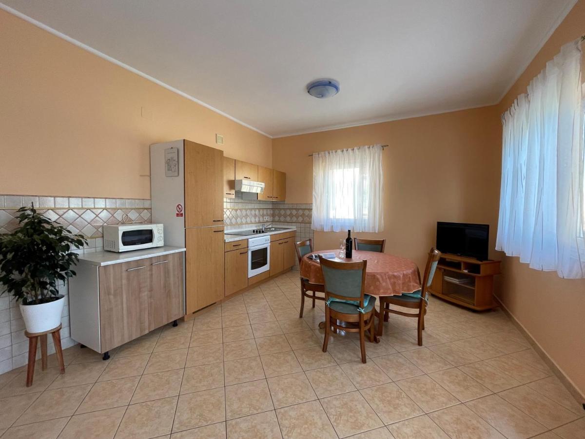 Apartmani Ruzarija راب المظهر الخارجي الصورة